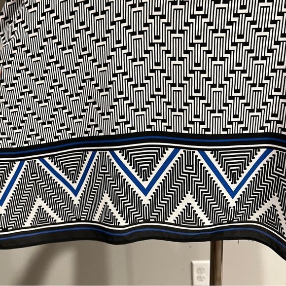 A-line loose fit zig zag print sleeveless blouse - Picture 5 of 13